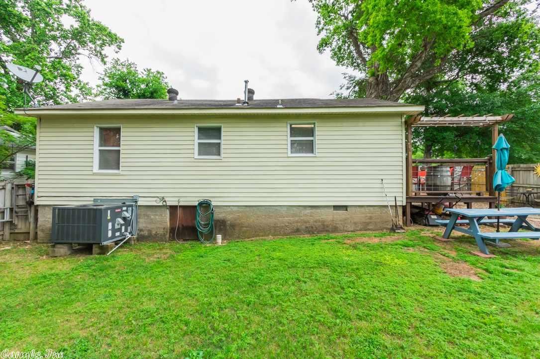 1006 Circle Dr, Benton, AR 72015